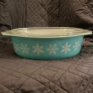 PYREX Snowflake Casserole